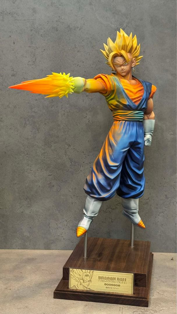 孫悟空 フィギュア 攻撃ポーズ 台座付き