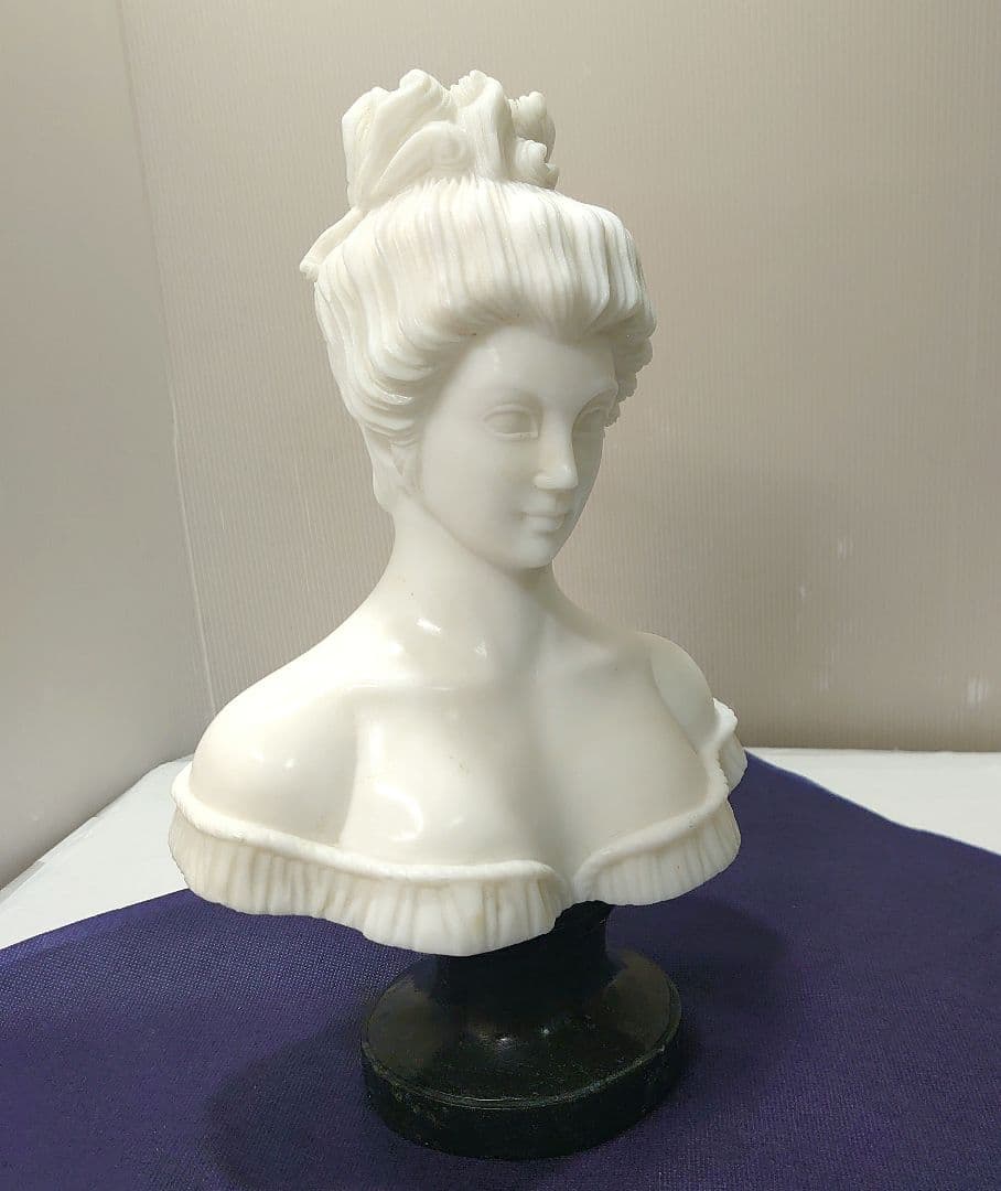 レディバスト 像