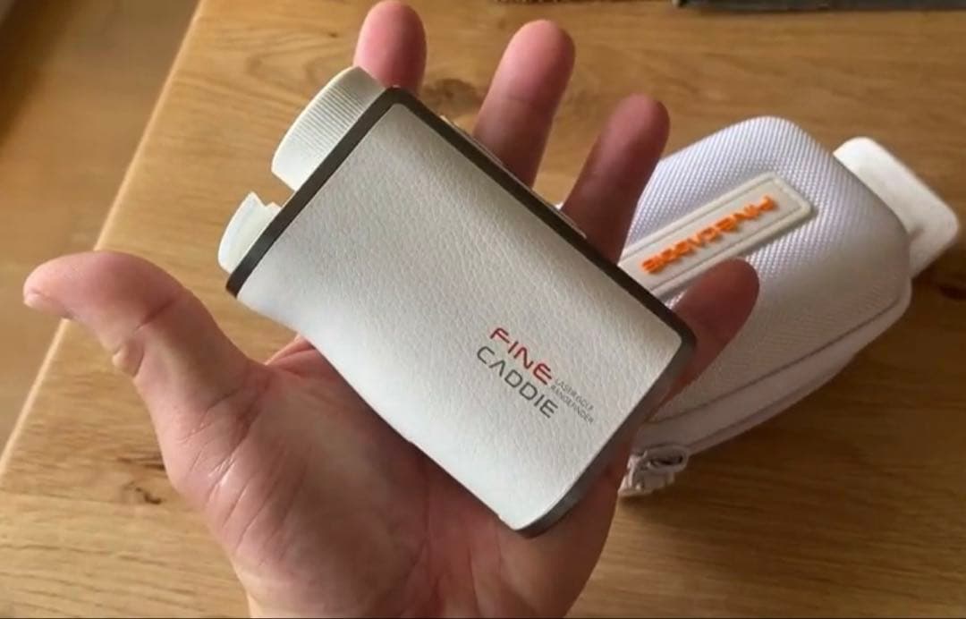 美品　FINECADDIE J300 レーザー距離計