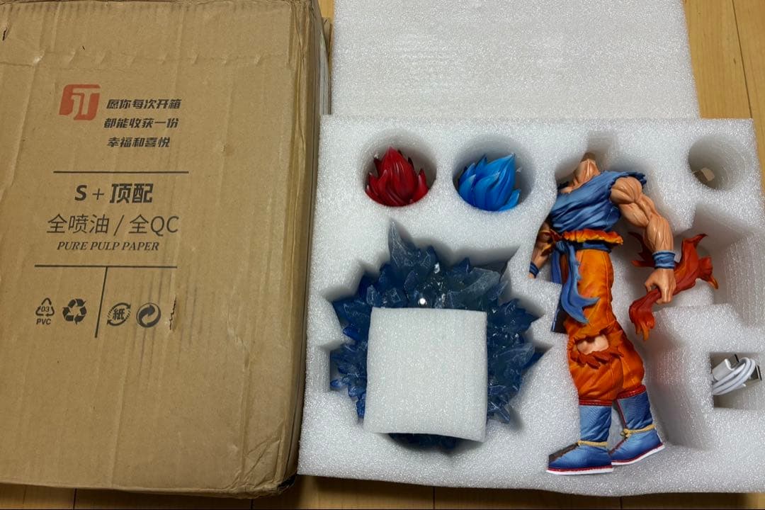 ドラゴンボール　JT製　孫悟空　顔変えパーツ＆光る台座付き　新品未使用品。