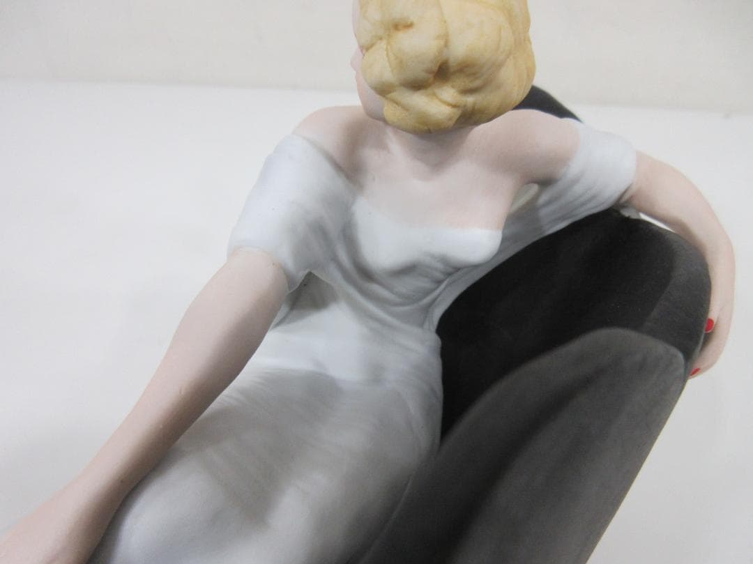 0907X ルイ・イカール ソファー 磁器 フィギュア