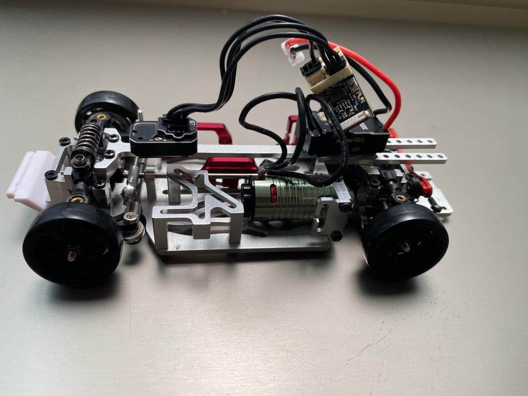 ミニッツボディ搭載可能なラジコン