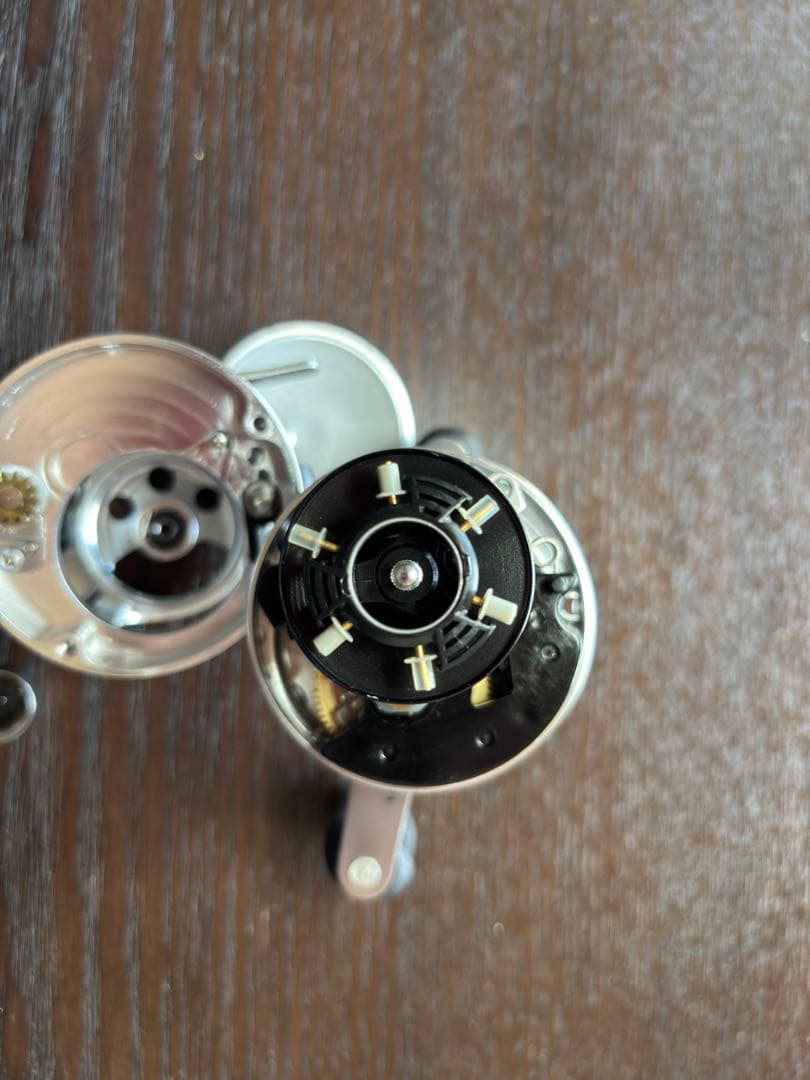 シマノ　12カルカッタ100右ハンドル　02831 (カスタム無し)箱無し