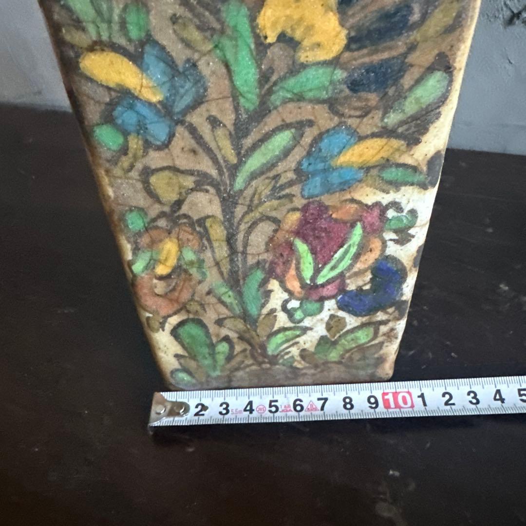 ヴィンテージ　花柄装飾の陶器瓶