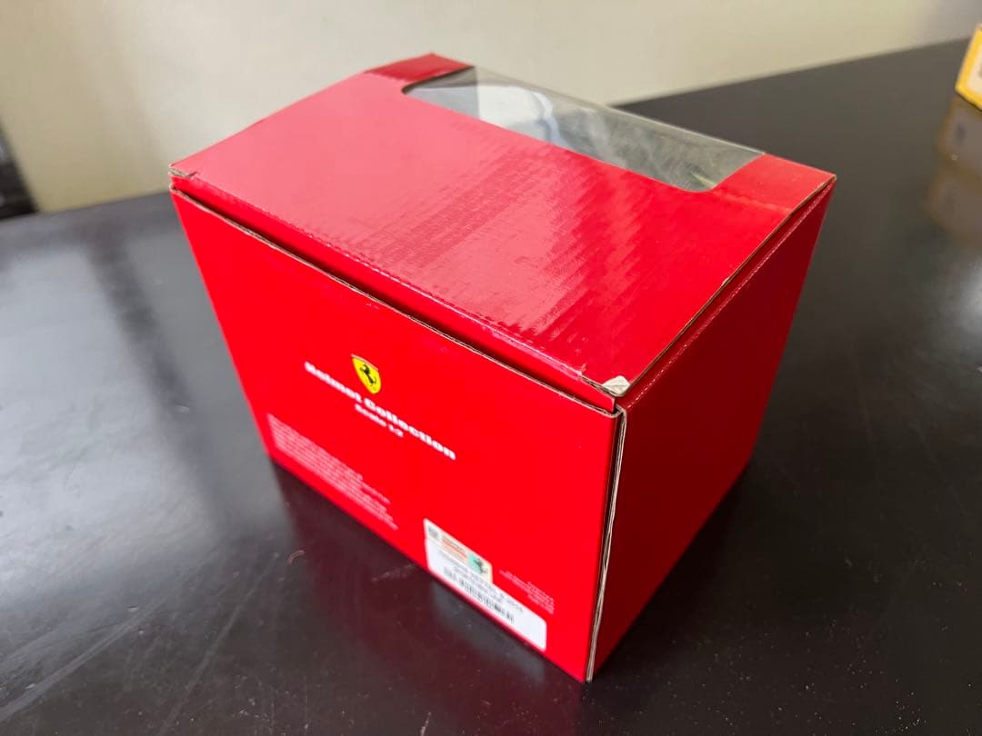 （美品）F1 Ferrari セバスチャンベッテル 直筆サイン入り1/2
