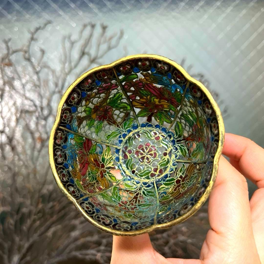 骨董　ガラス七宝　透胎七宝　省胎七宝　透かし技法　彩色花綴り　輪花フチ　盃