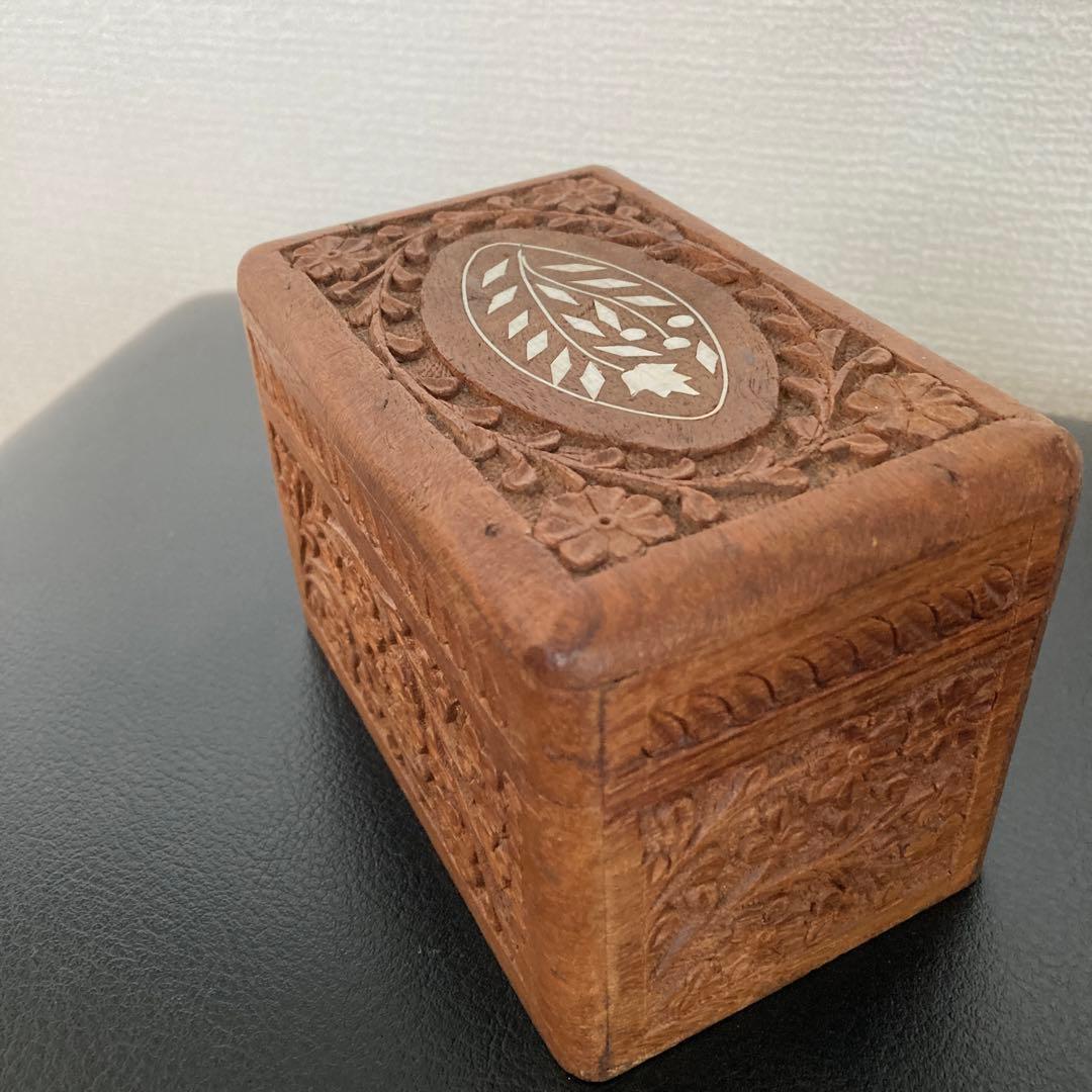 木製彫刻箱　カードケース　アンティーク　ヴィンテージ