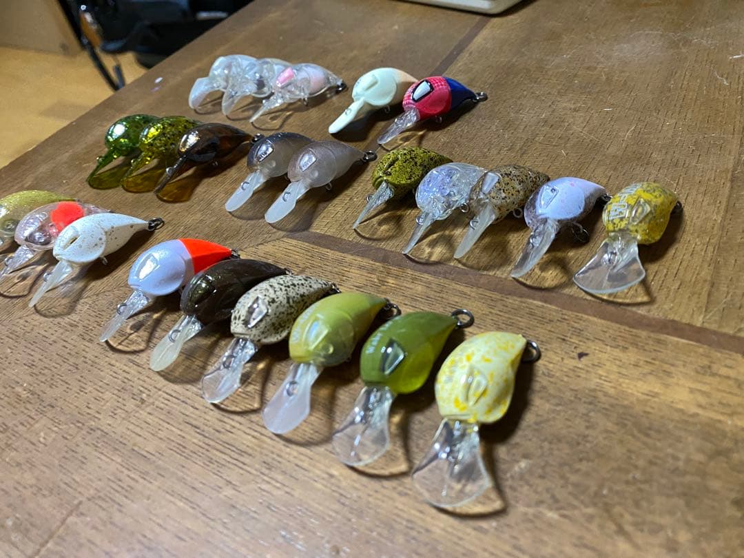 ★管釣トラウト　クランク　DFJ ウェイブラ一　レアカラ一ばかり24個　未使用