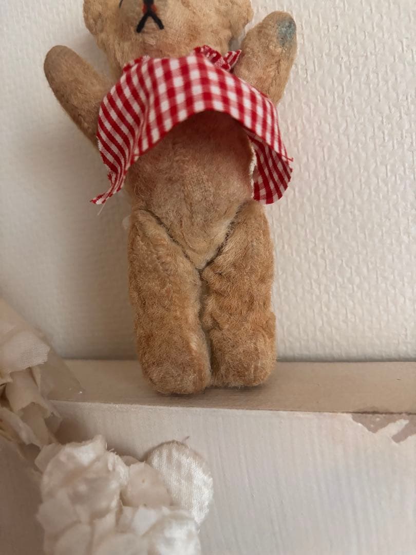 ミニベアちゃんʕ•ᴥ•ʔ赤いお洋服の子　アンティークベア　ヴィンテージベア