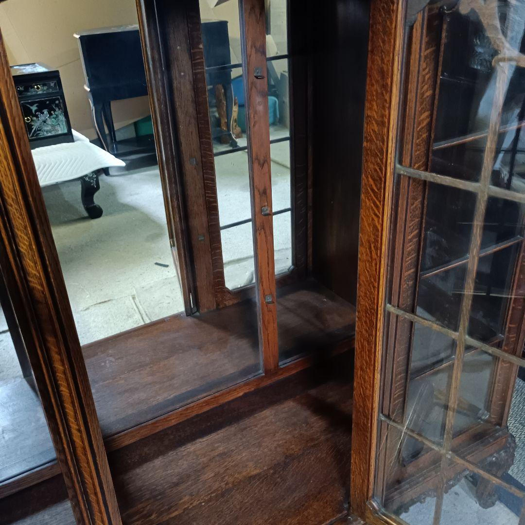 キャビネット　アンティーク　猫脚　ガラス付き　外国製