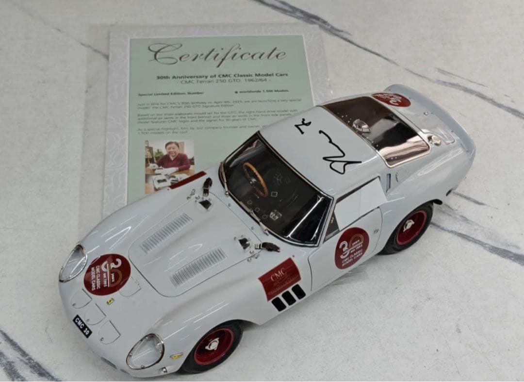 年末限定価格 CMC 1/18 フェラーリ 250 GTO 30周年ミニカー