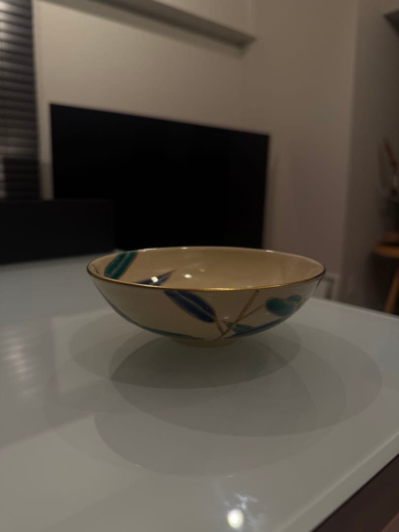 花虫文平茶碗　鳴滝窯