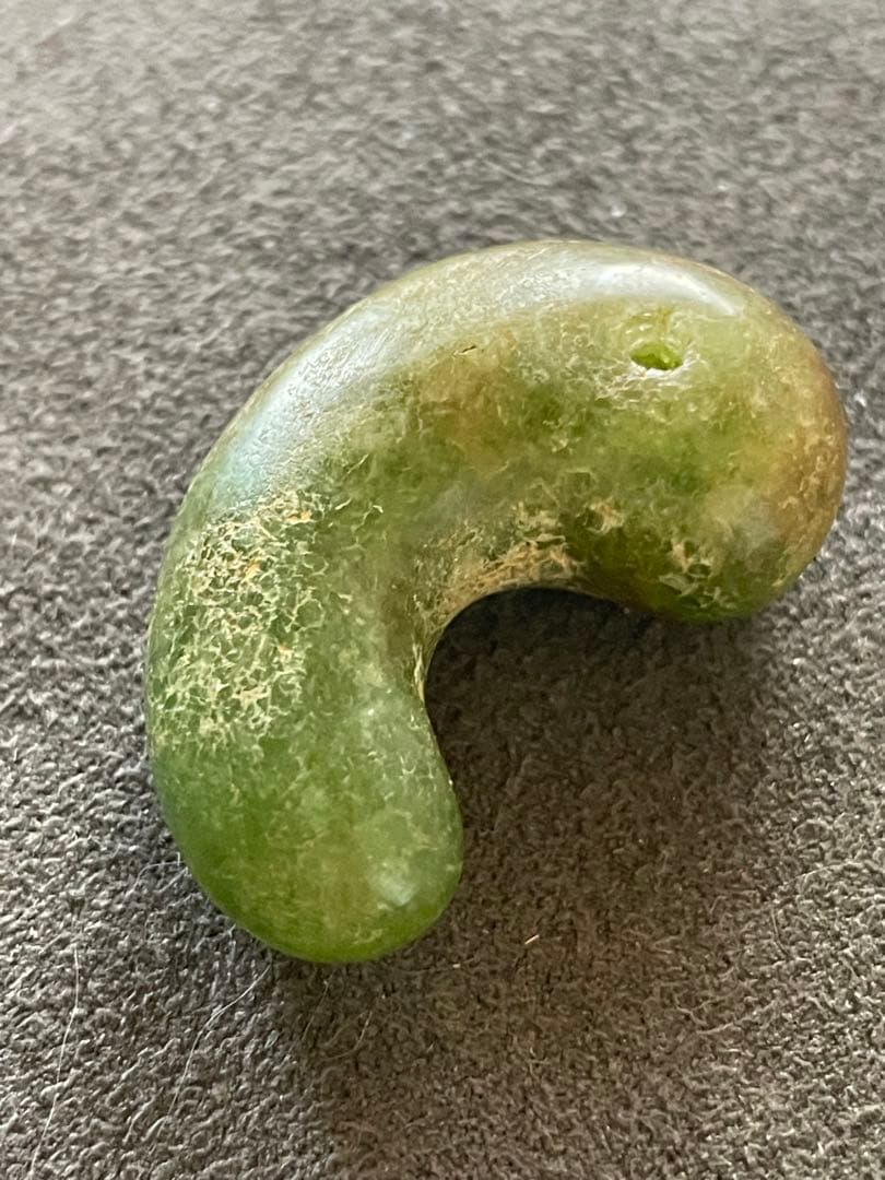 古墳時代翡翠勾玉アップルグリーン