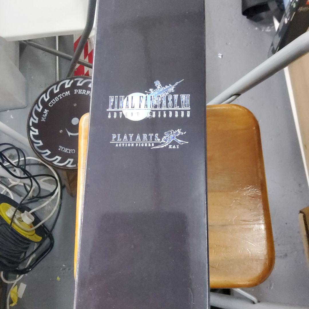 PLAY ARTS KAI クラウド・ストライフ フィギュア