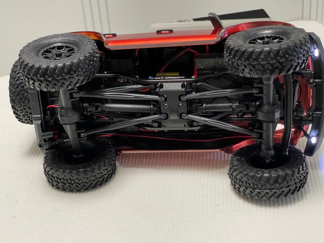 アキシャル1/24 SCX24 2021 フォード ブロンコ 4WD RTR 赤