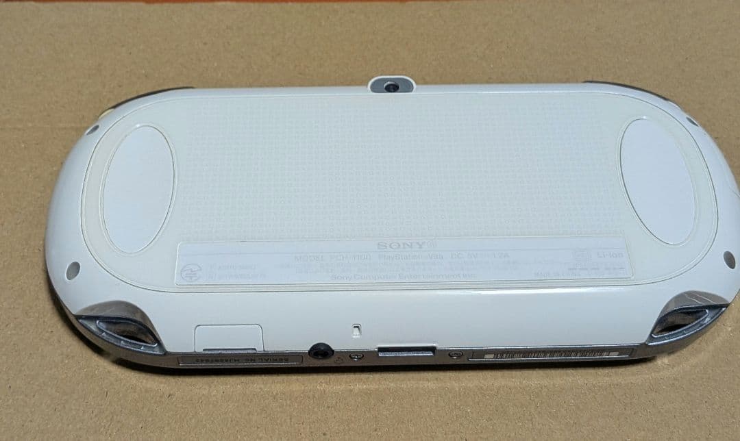 PSV クリスタル・ホワイト初音ミク本体のみ·8GBメモカ·追加セット