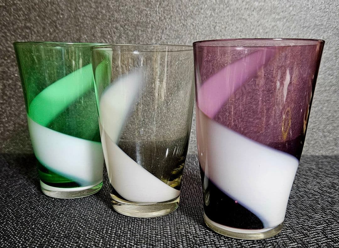 【昭和アンティーク】戦前戦後頃　色被せガラス　乳白色　捻り文様　ガラスコップ3客