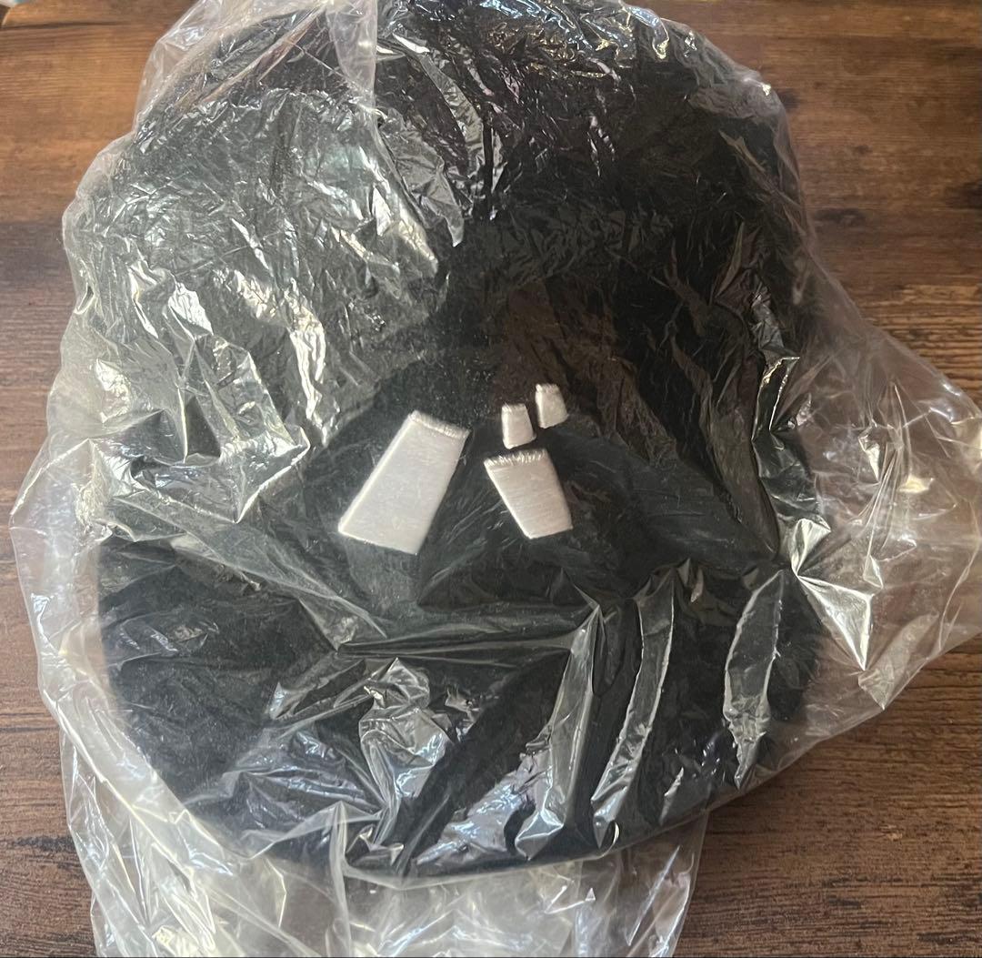 New Era 黒 スナップバックキャップ