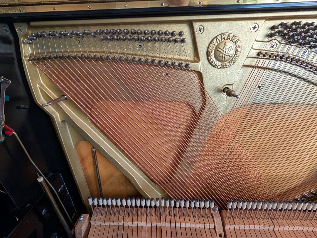 ​ヤマハ UX300 アップライトピアノ