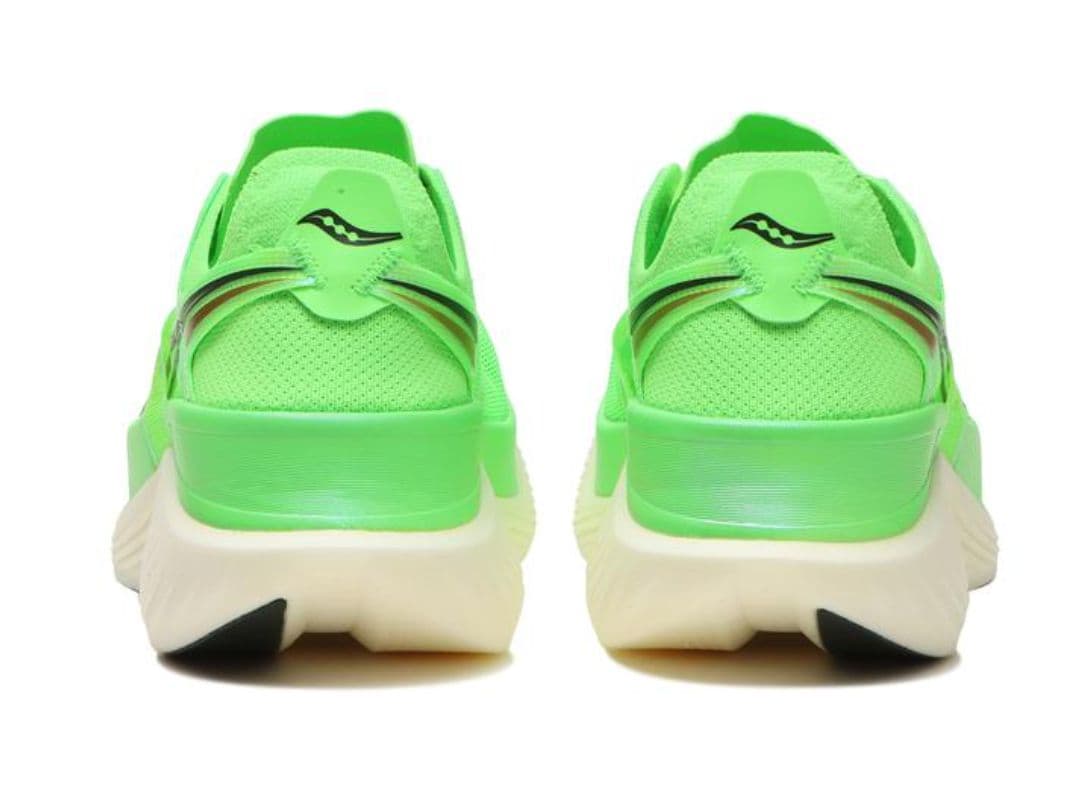 未使用25.0cm　サッカニー　エンドルフィンエリート マラソン ランニング