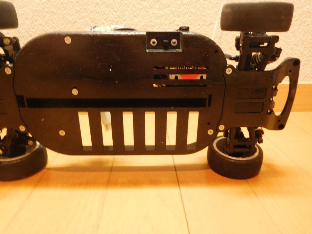 ラジコンカー　1/10 電動カー　4WD