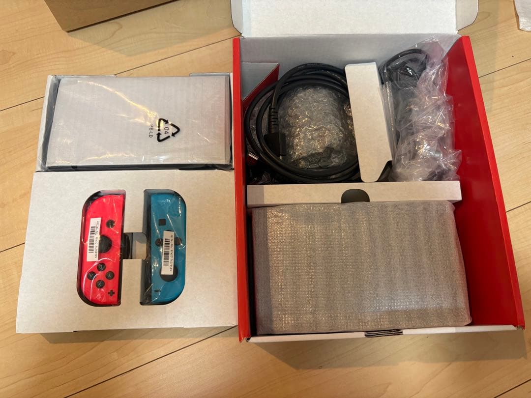 青*樹様 Nintendo Switch ネオンブルー/レッド 本体