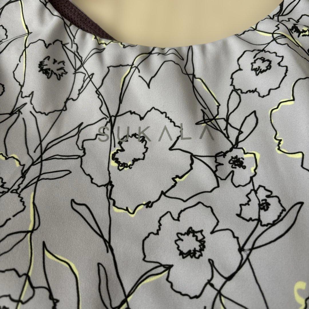 【新品】花柄タンクトップ スポーツウェア　Mサイズ