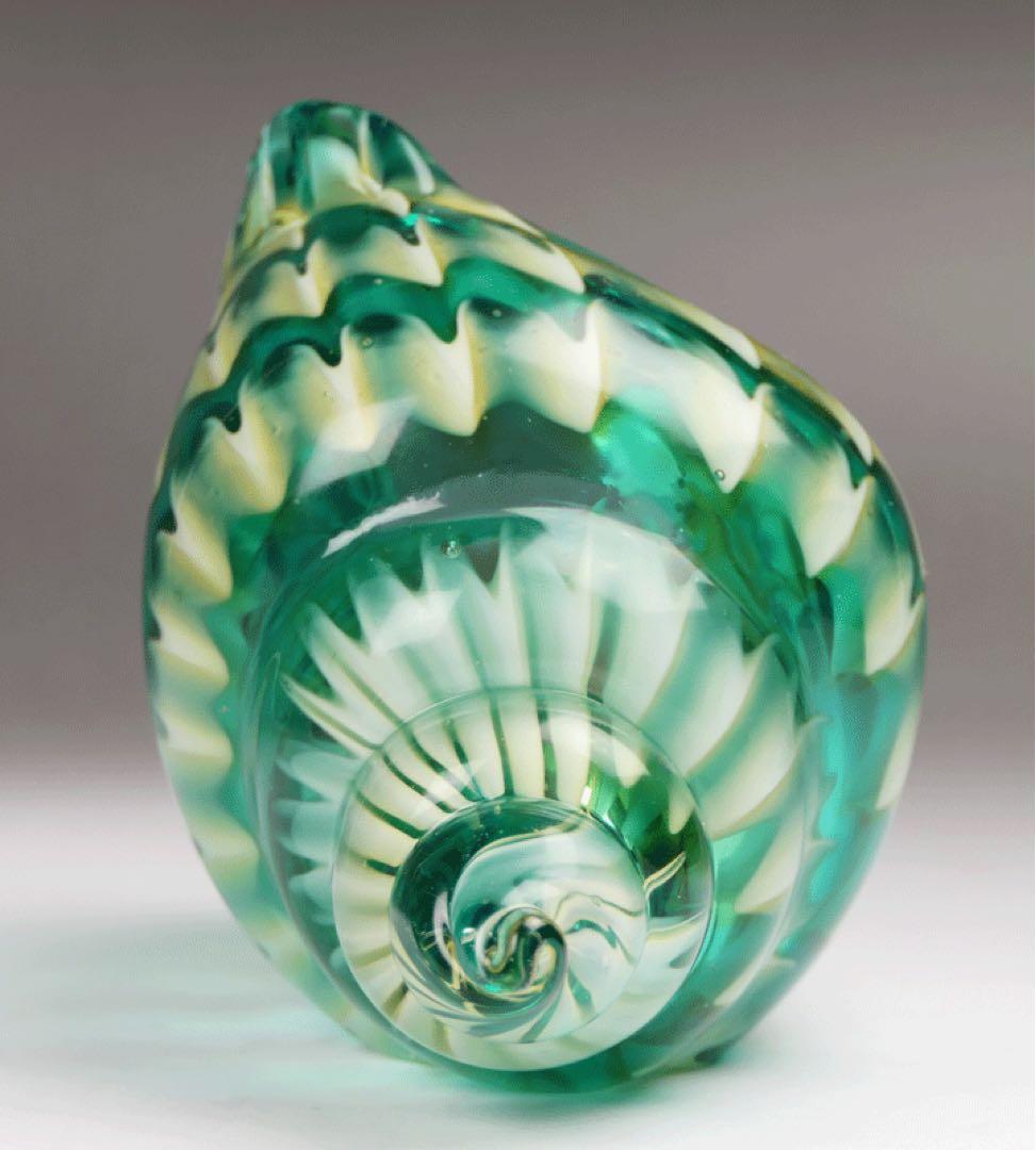 ガラス工芸　巻き貝の置物