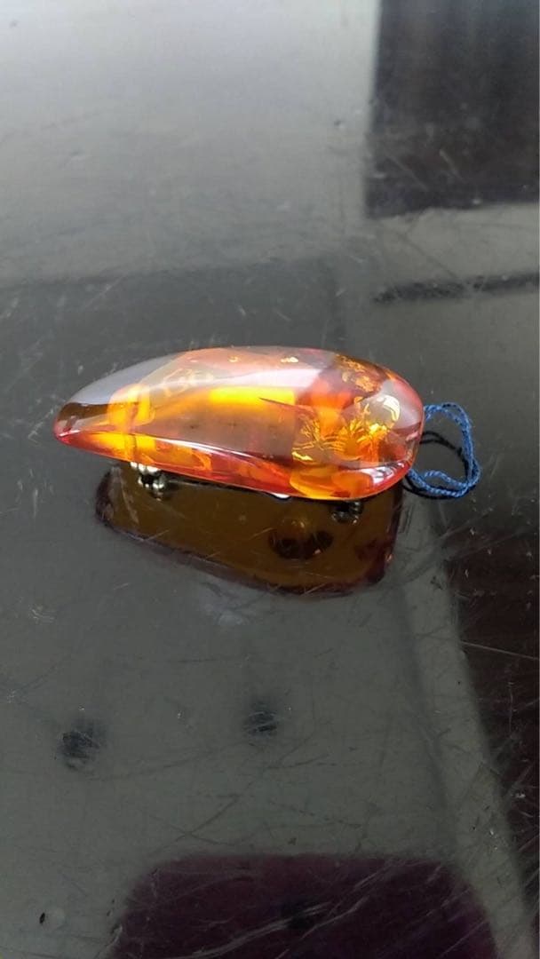 琥珀ブローチ　宝石　天然琥珀パワーストーン　ジュエリー　琥珀