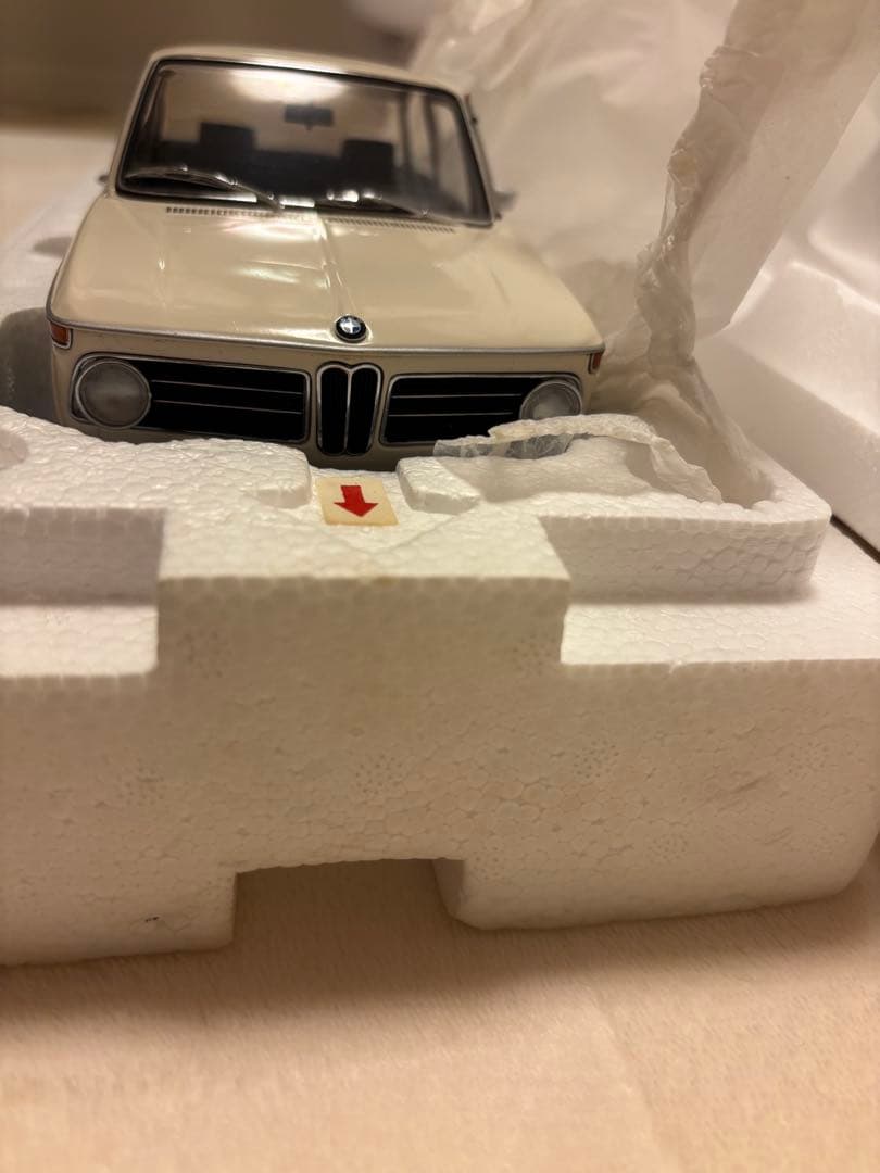 ミニカー BMW2002tii 1:18SCALE kyosho