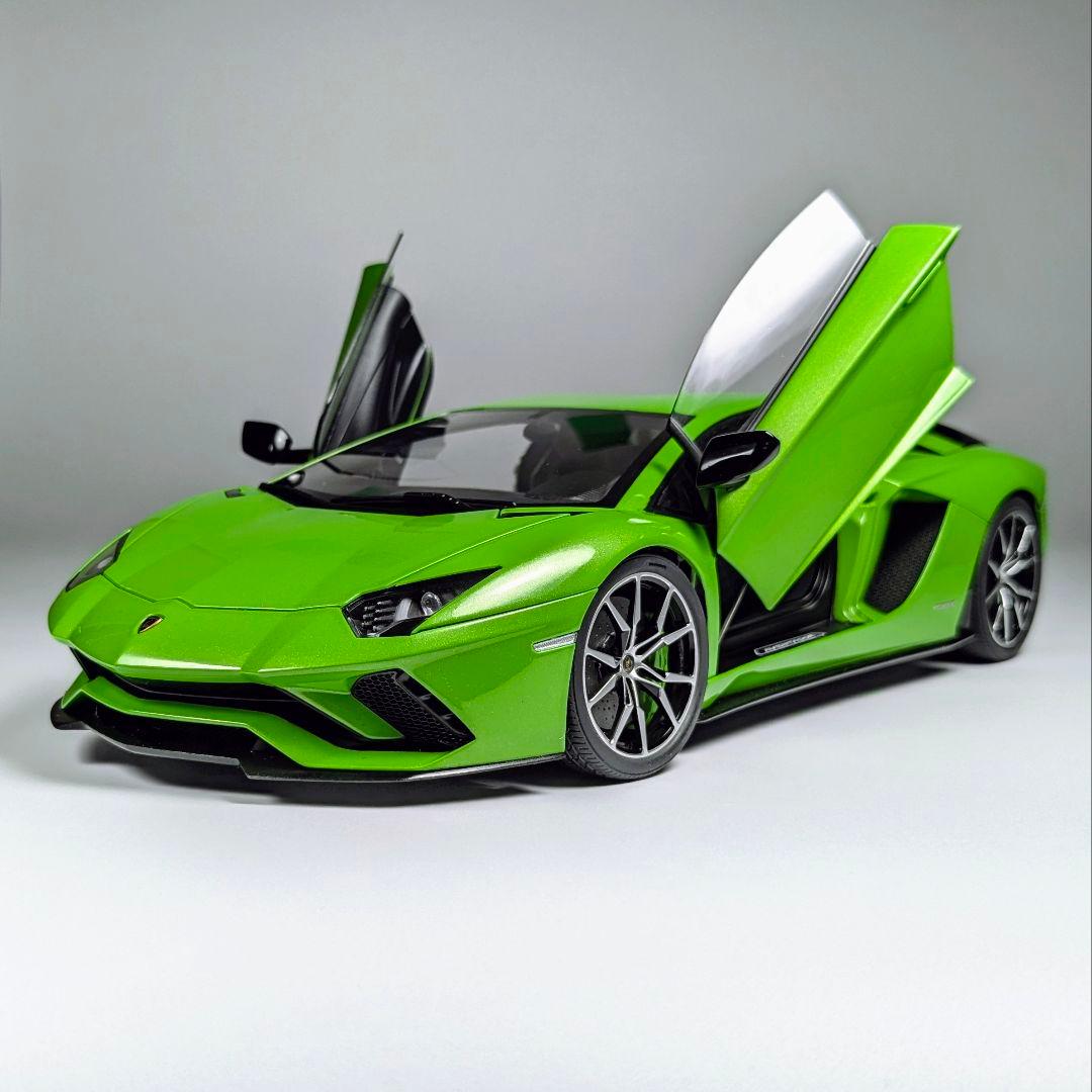 オートアート 1/18 ランボルギーニ アヴェンタドールS パールグリーン