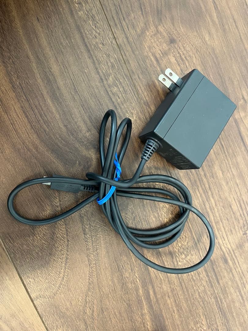 【美品】Nintendo Switch Lite限定 &ポケモンソフト他オマケ