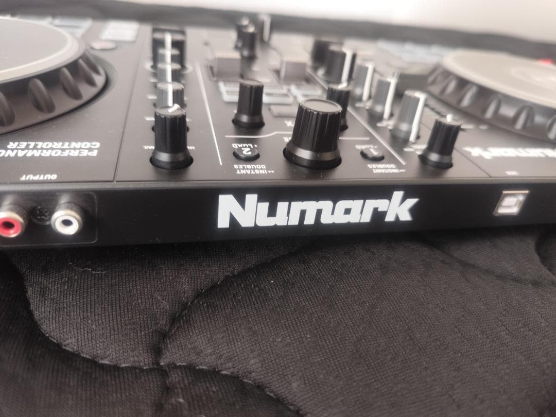 Numark MIXTRACK PRO FX DJコントローラー 未使用 美品