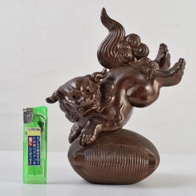 中国　紫砂　朱泥　獅子　置物　在銘　V　8929