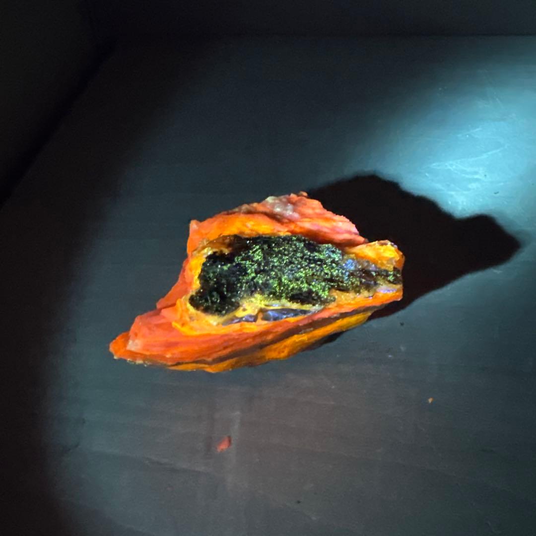 北海道石　然別オパール　蛍光オパール191g