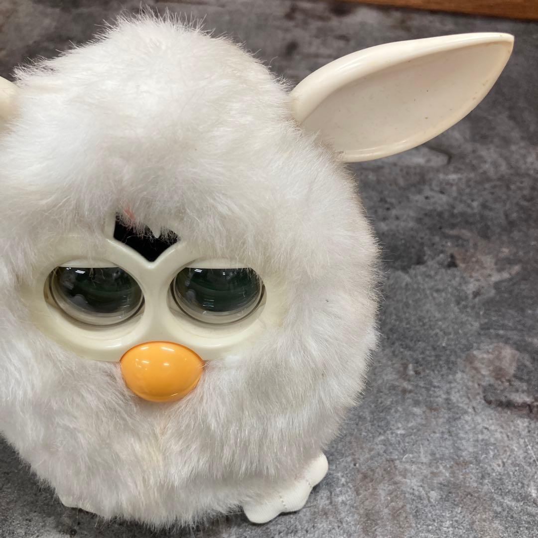 ファービー　マシュマロホワイト　アップルレッド