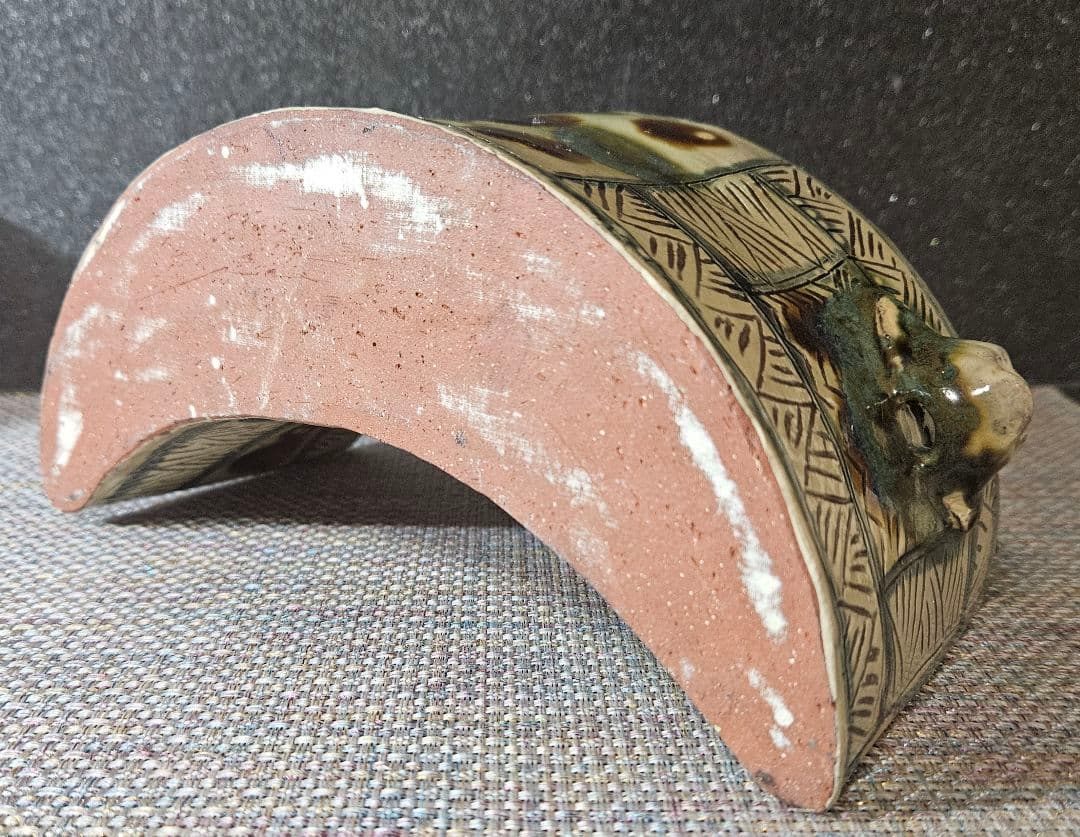 古作品】古琉球　沖縄　壺屋焼　やちむん　獣面　無銘　陶器製　抱瓶　三日月型酒器