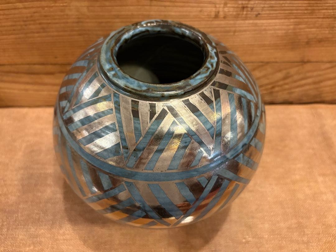 松崎健　呉須釉白金彩更紗文壷　共箱　未使用品