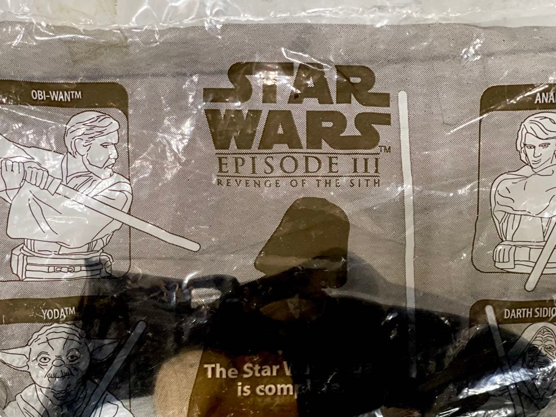 スターウォーズ　エピソード3 ダースベイダーヘッドケース入りフィギュアセット