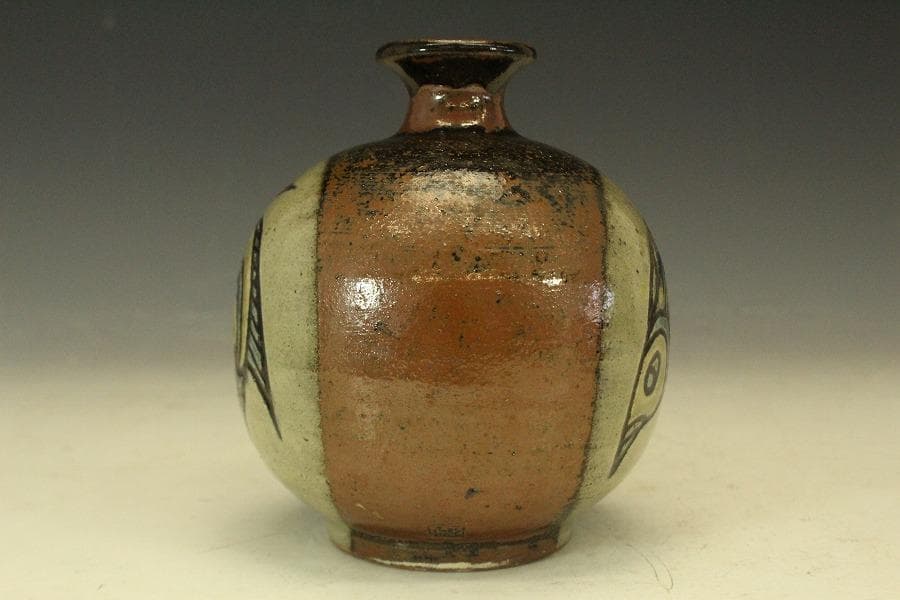 萬屋焼 やちむん 金城一門 魚紋 一輪挿し 花瓶 在銘(メ1285)