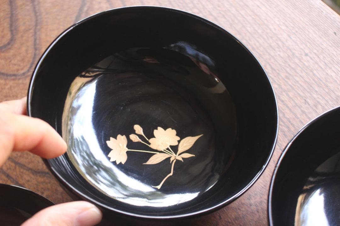 極小傷あり！時代黒漆に優美な貝合桜蒔絵の映える煮物椀2点（検輪島塗雑煮椀