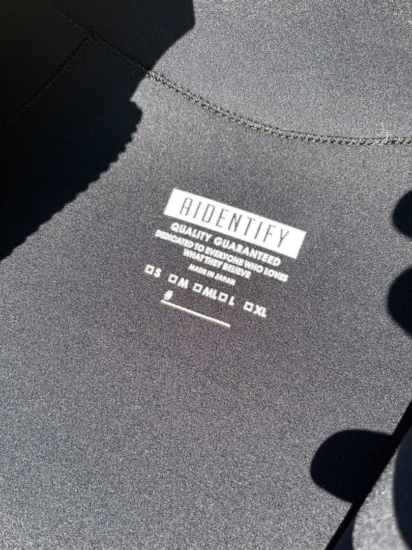 週末値下げ　AIDENTIFY フロントジッパー タッパー ブラック