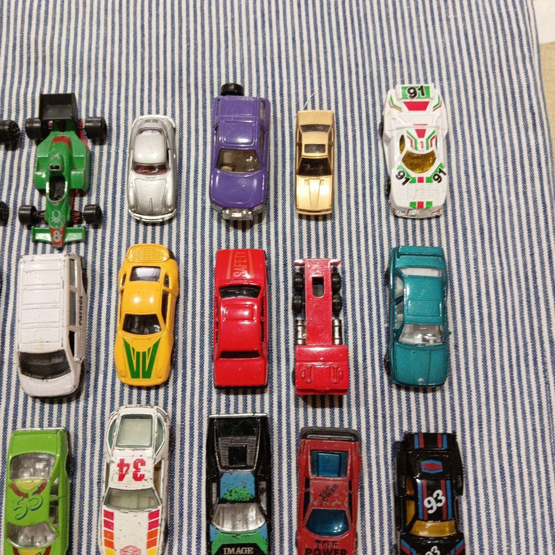 約100台の多様なミニカーセット