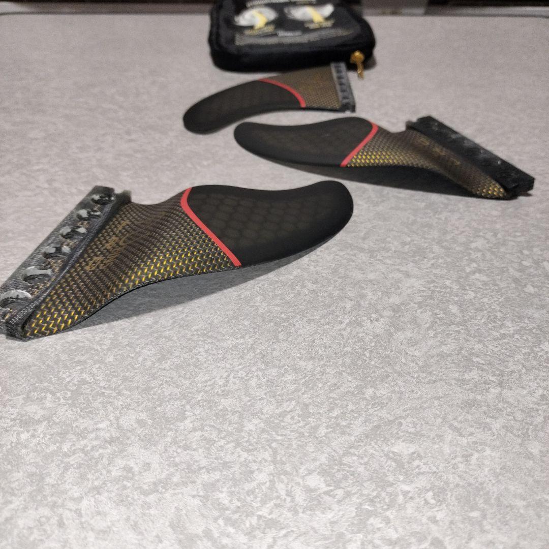 AU FINS LRC 2.0 フューチャー AUフィン トライフィン