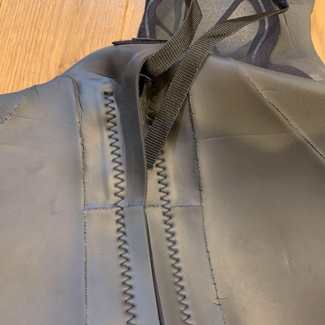 セミドライスーツ　メンズＳサイズ