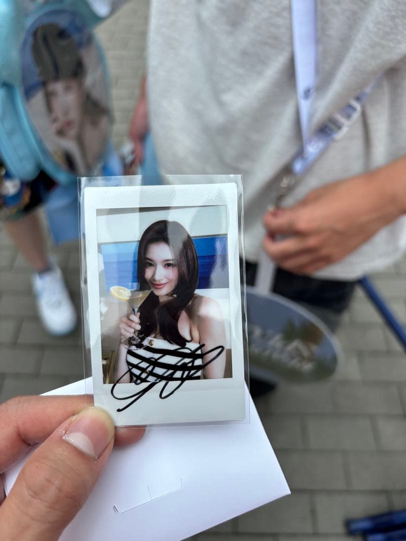 TWICEサナ 直筆サイン入りインスタント写真