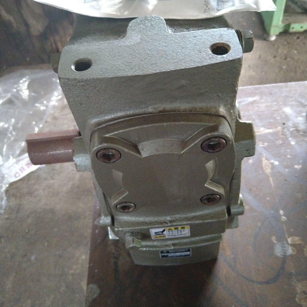 ウォーム減速機