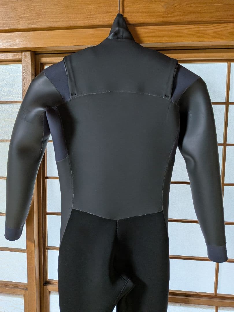 FELLOW セミドライチェストジップ ALL 3mm サイズMLB