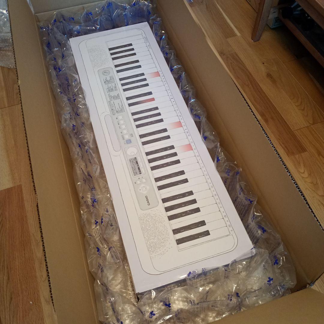 光ナビゲーションキーボード　CASIO LK-330　電子ピアノ