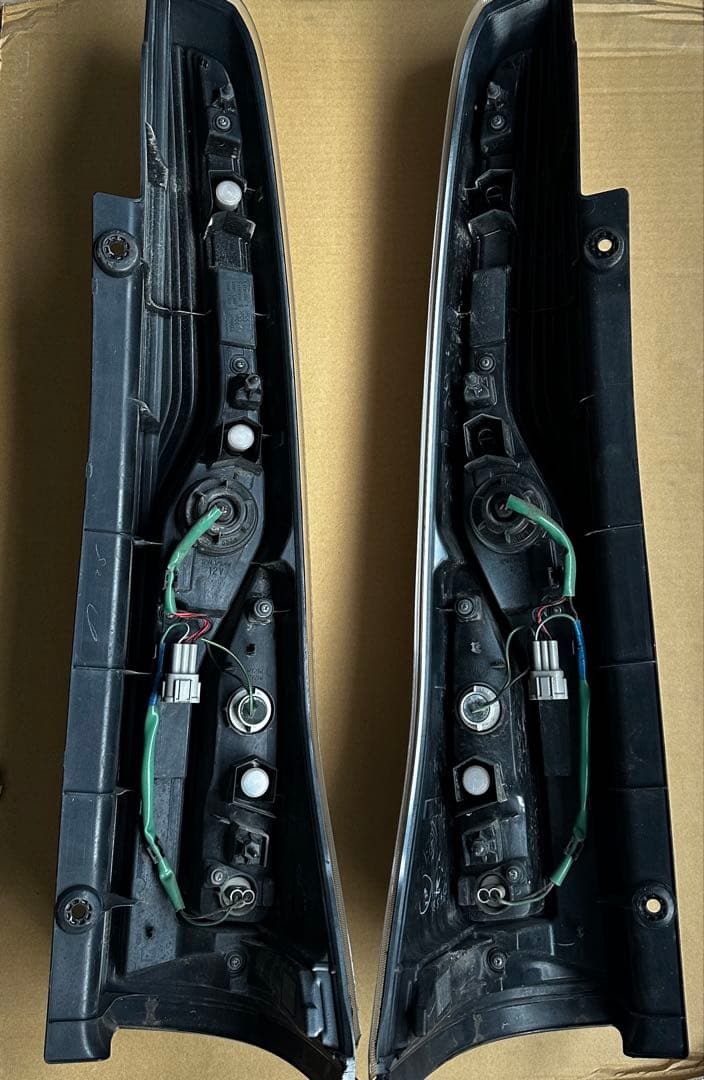 日産 セレナ C26 後期 純正テールランプ 左右セット 点灯確認済